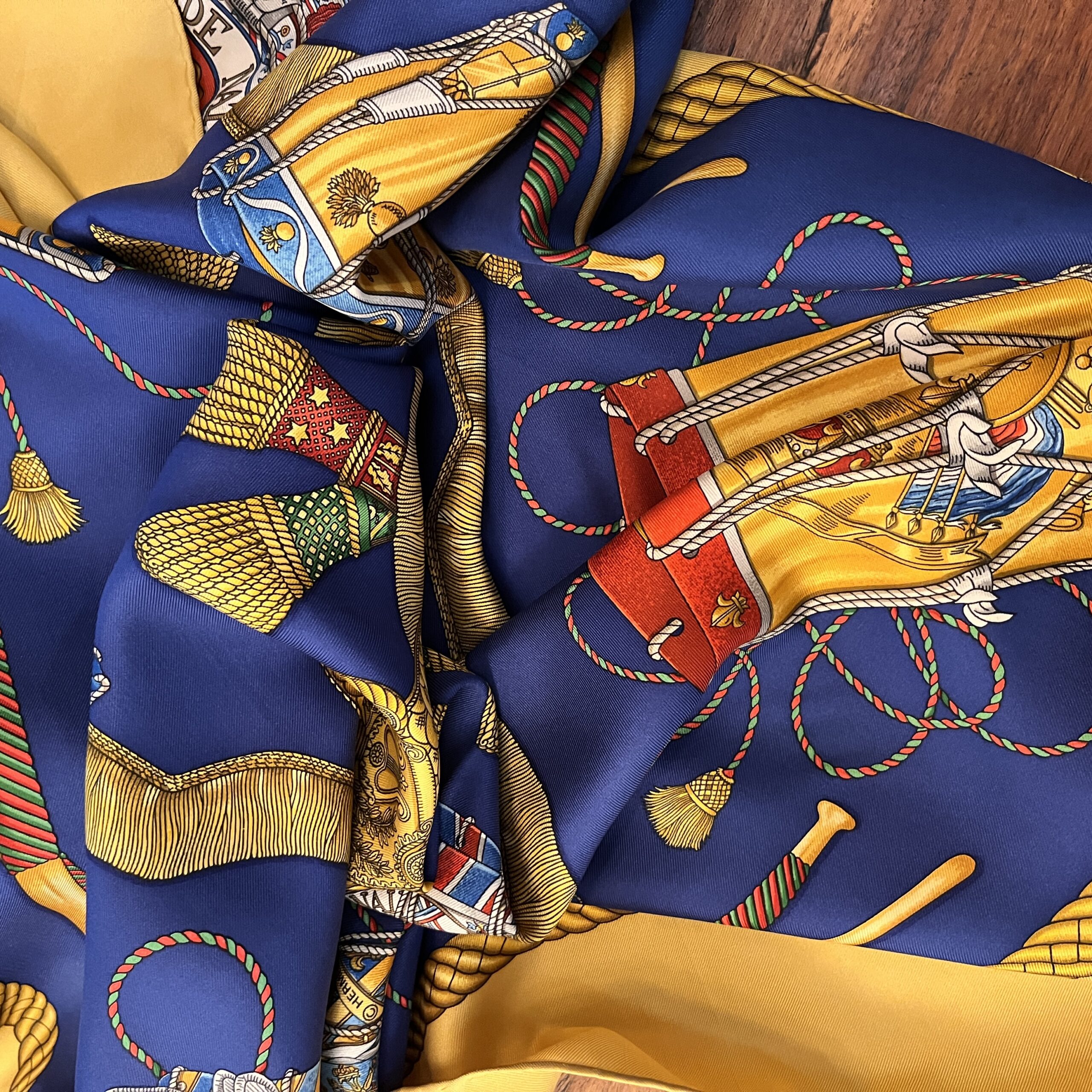 HERMES LES TAMBOURS スカーフ イエロー Vintage Hermes Scarf Les Tambours by Joachim Metz Blue Gold